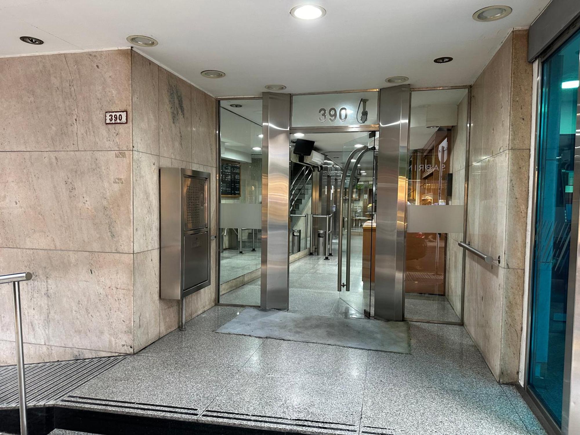 Corrientes Plaza * Buenos Aires